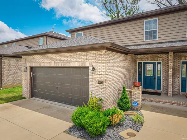 8675 Pebble Creek DR, Newburgh, IN 47630