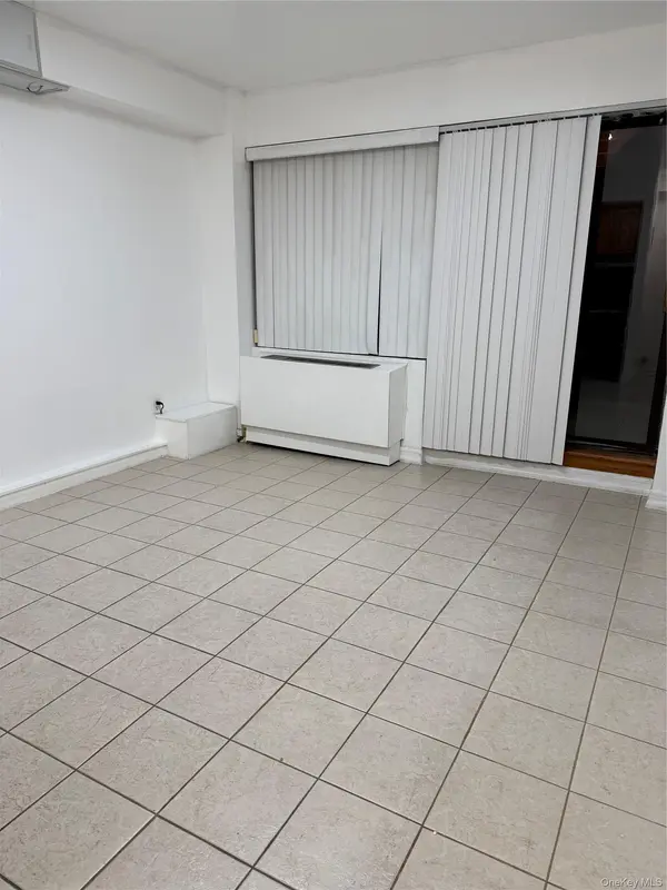 87-14 57th RD #Prof C, Elmhurst, NY 11373