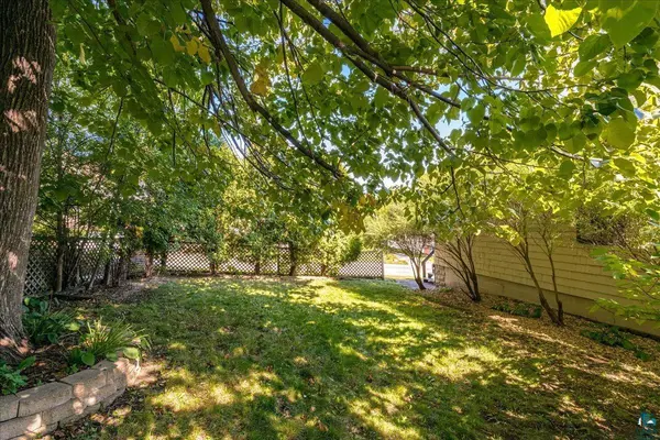 617 N 24th Ave W, Duluth, MN 55806