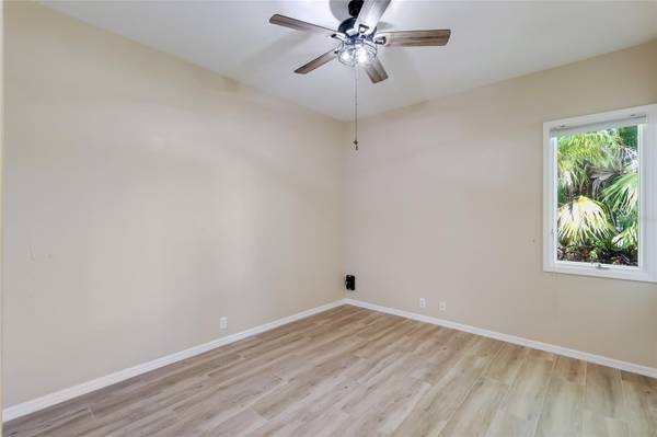 8702 52ND DR E, Bradenton, FL 34211