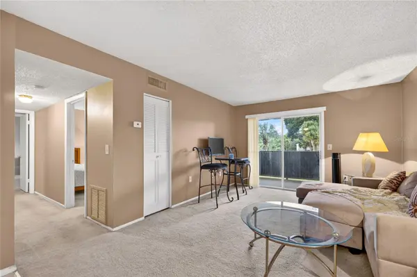 924 LAKE DESTINY RD #F, Altamonte Springs, FL 32714