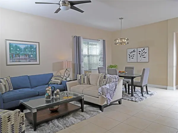 8427 PRESTBURY DR, Orlando, FL 32832