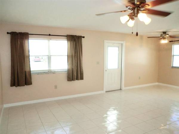 206 ANDOVER PL N #77, Sun City Center, FL 33573