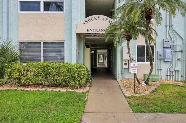 801 83RD AVE N #511, St Petersburg, FL 33702