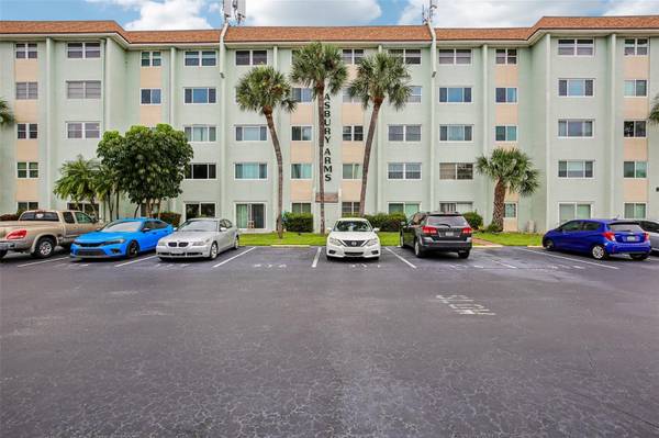 801 83RD AVE N #511, St Petersburg, FL 33702