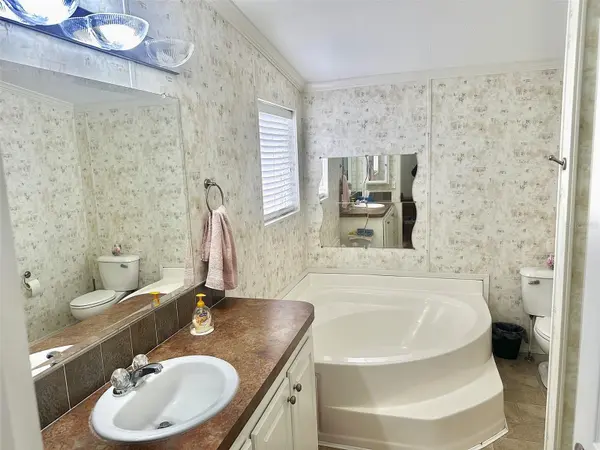 9790 66TH ST N #200, Pinellas Park, FL 33782
