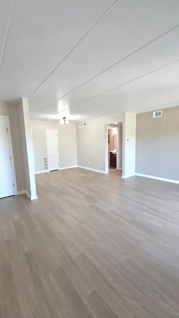 10840 S KILPATRICK AVE #2NE, Oak Lawn, IL 60453