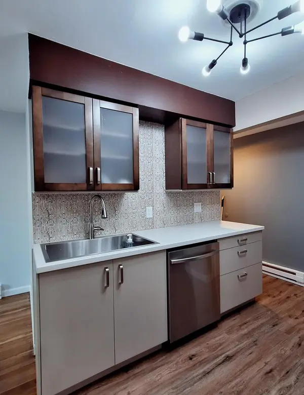 18W085 14th ST, Villa Park, IL 60181