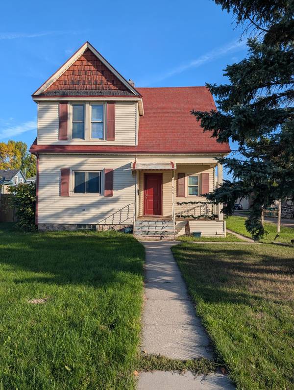 616 3rd AVE N, Wahpeton, ND 58075
