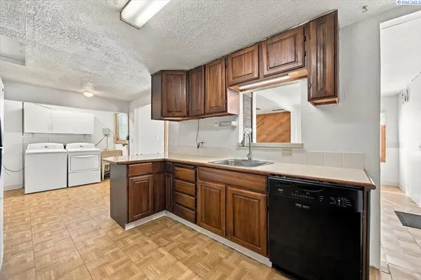 413 Basswood Ave, Richland, WA 99352