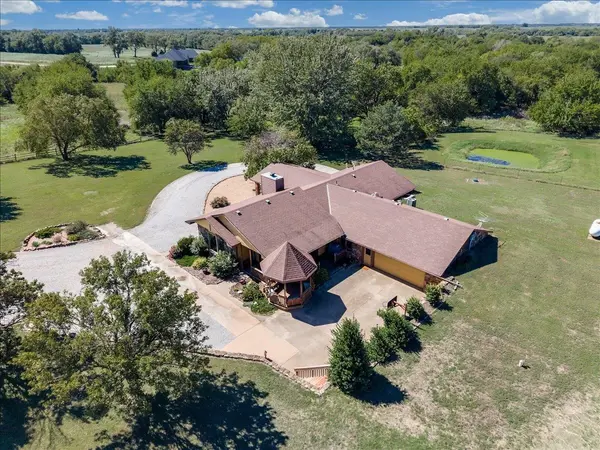 215 S 327th St W, Garden Plain, KS 67050