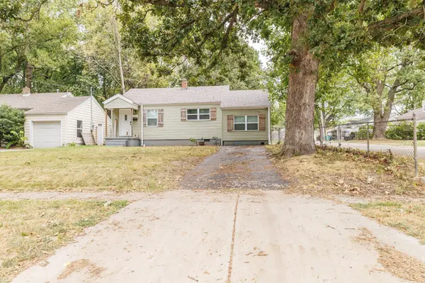 1872 N Broadway AVE, Springfield, MO 65803