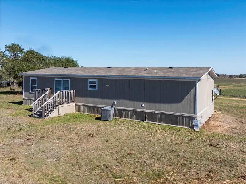 5133 W Us Highway 90, Schulenburg, TX 78956