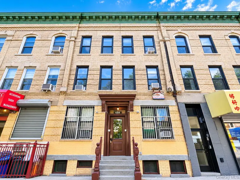 654 Seneca AVE, Ridgewood, NY 11385
