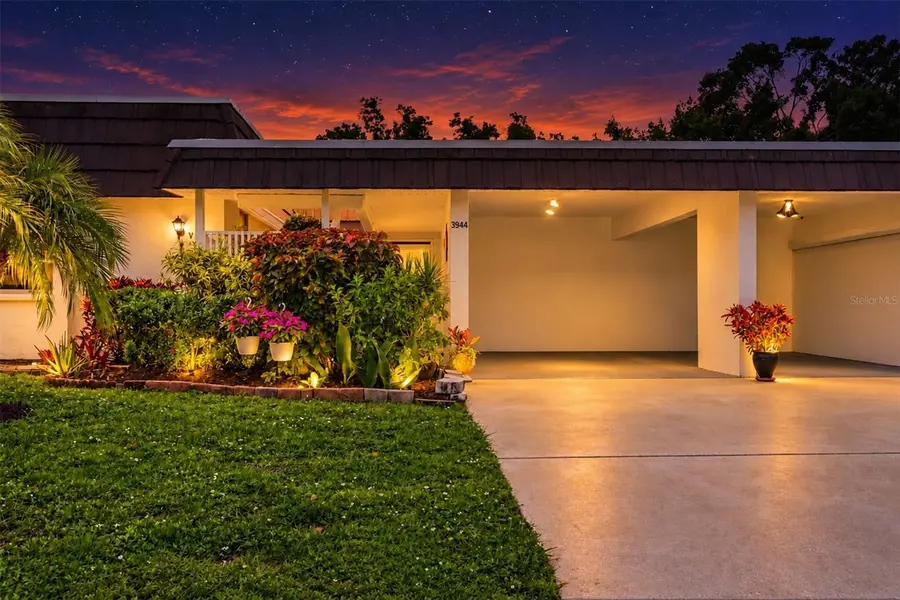 3944 LAKESIDE RD #160, Sarasota, FL 34232