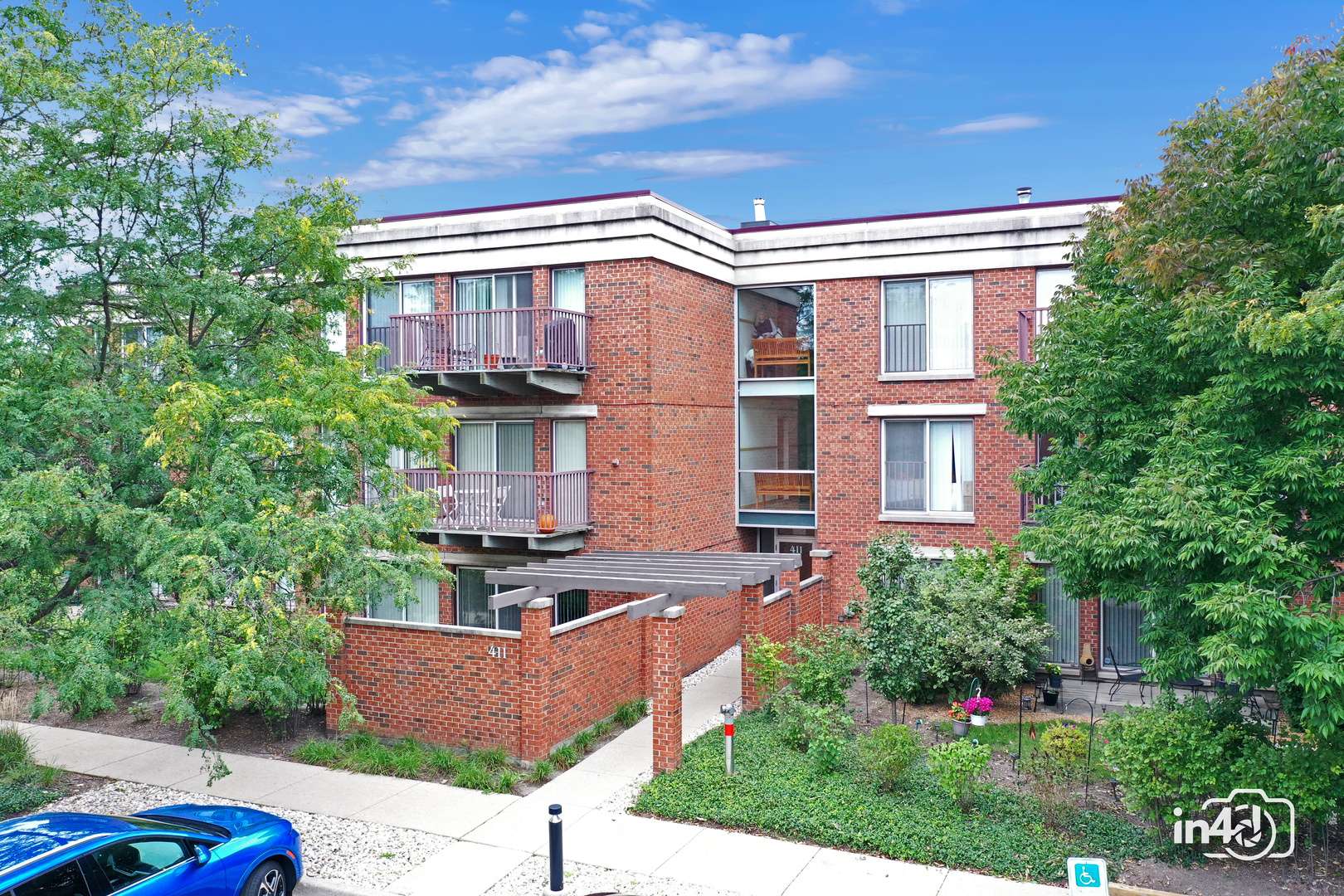 411 Kelburn RD #121, Deerfield, IL 60015