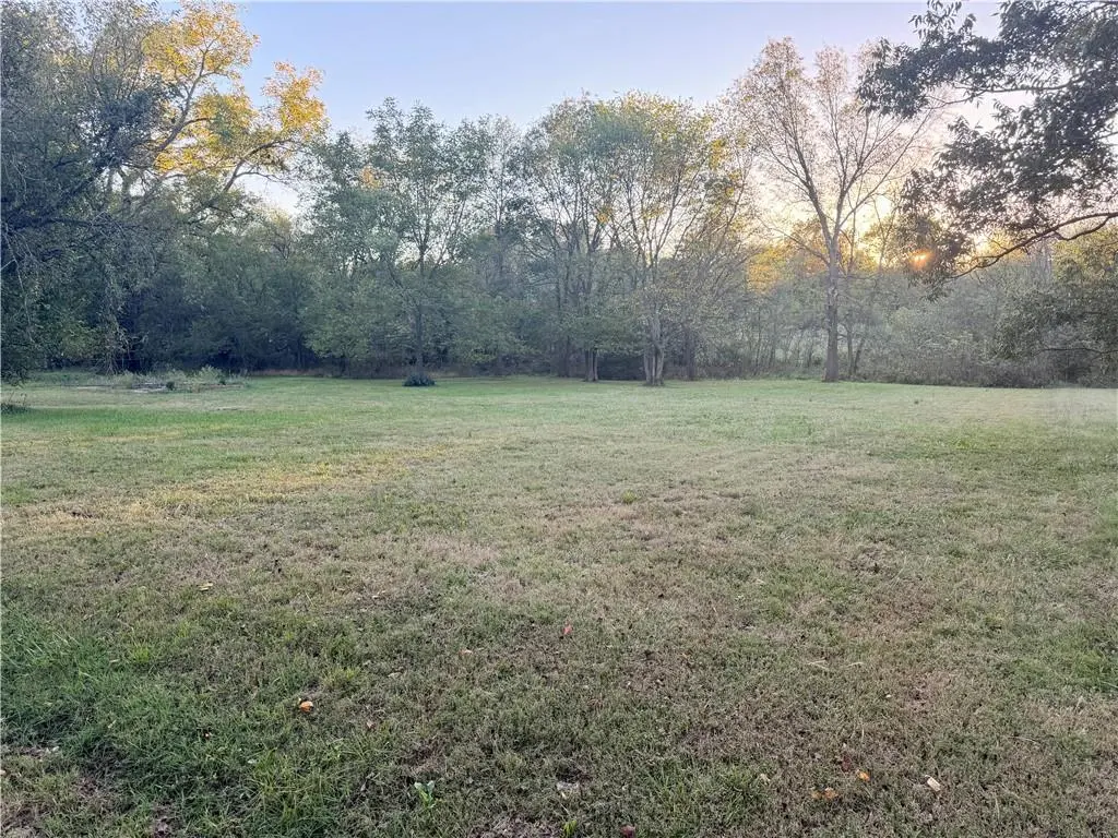 Allen ST, Butler, MO 64730