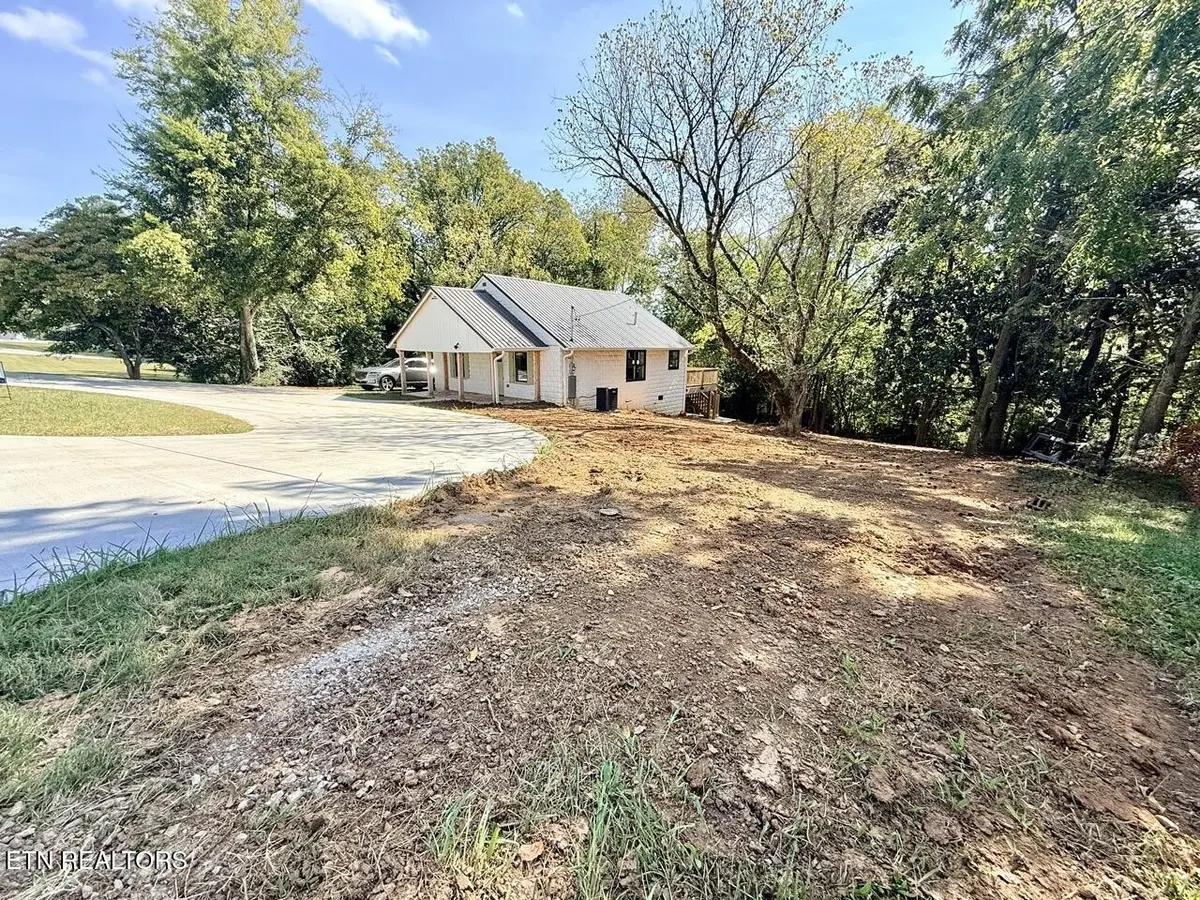 8752 Gleason Drive, Knoxville, TN 37923