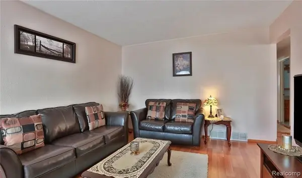 1257 Lindbergh ST, Wyandotte, MI 48192