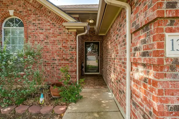 1325 Sierra Blanca Drive, Fort Worth, TX 76028