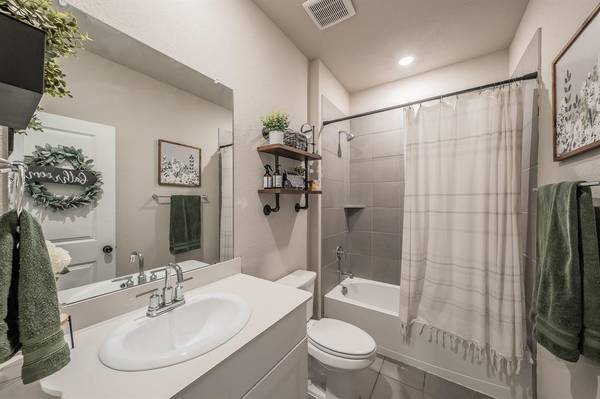 2132 Sun Star Drive, Haslet, TX 76052