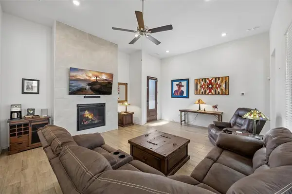 4741 Kings Garden Parkway, Arlington, TX 76005