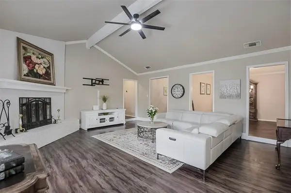 5508 Grissom Drive, Arlington, TX 76016