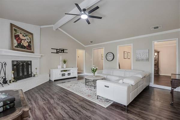 5508 Grissom Drive, Arlington, TX 76016