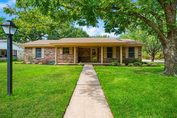210 31st Street SW, Paris, TX 75460