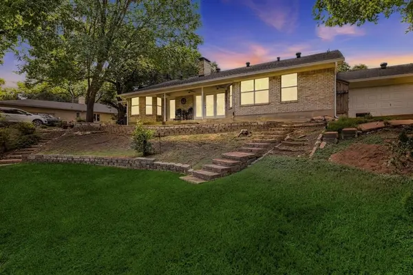 2811 Reedcroft Drive, Farmers Branch, TX 75234