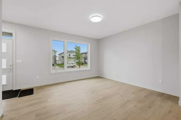 20 Memorial Pkwy, Rural Red Deer County, AB T4E 3B7