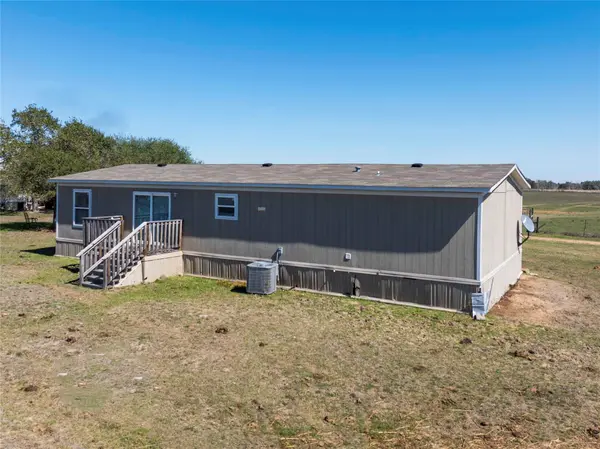5133 W Us Highway 90, Schulenburg, TX 78956