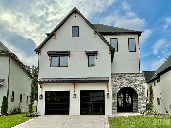 927 Laurel Creek LN, Charlotte, NC 28211
