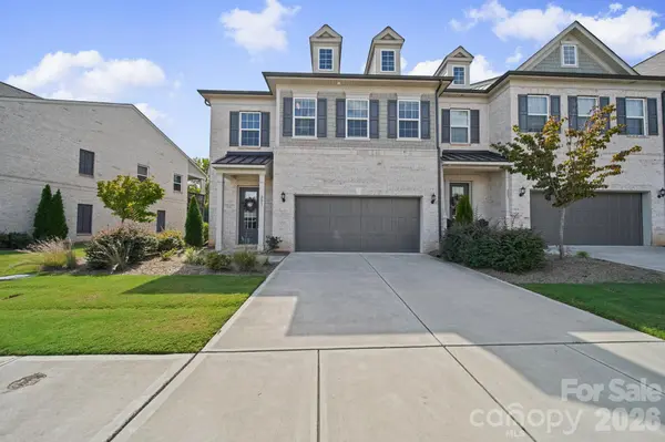 203 Heathbrook LN, Waxhaw, NC 28173