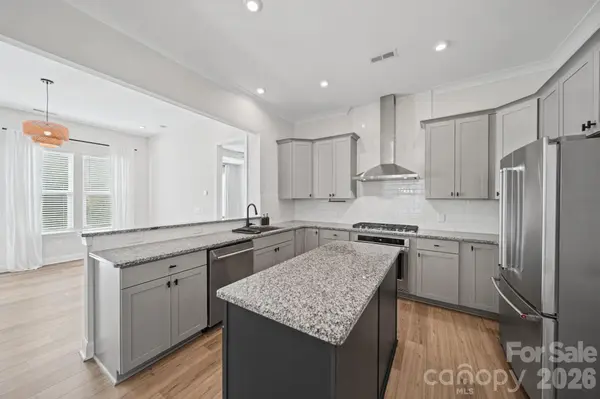 203 Heathbrook LN, Waxhaw, NC 28173