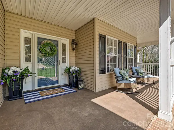 132 Gray Cliff DR, Mooresville, NC 28117