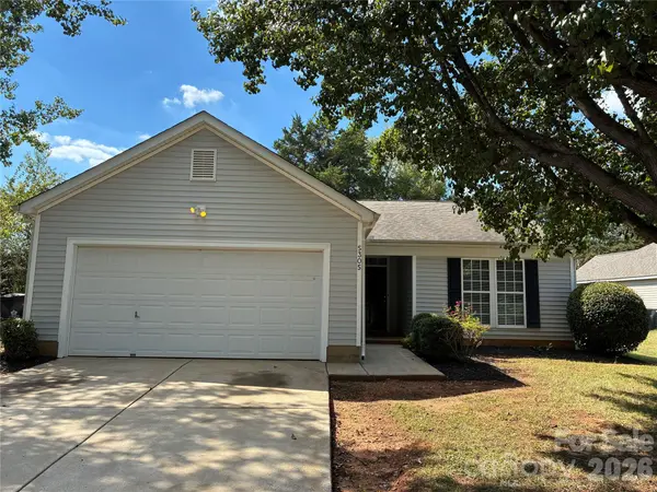 5305 Starflower DR, Charlotte, NC 28215