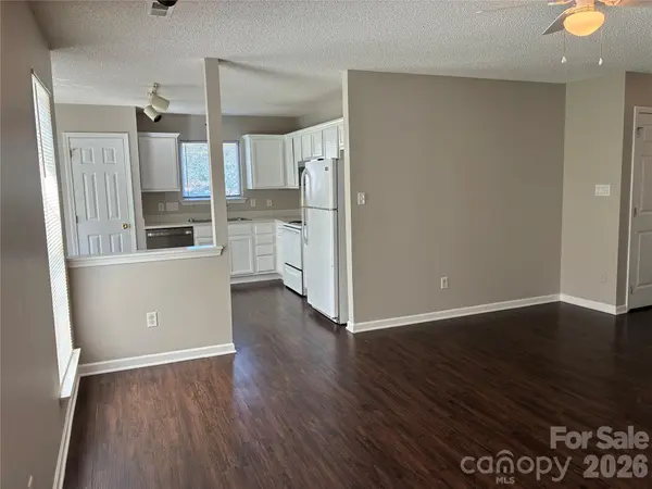5305 Starflower DR, Charlotte, NC 28215