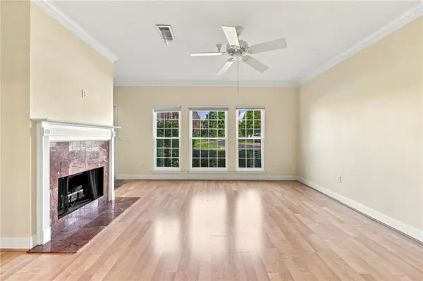 11603 Tomahawk Creek Pkwy #G, Leawood, KS 66211