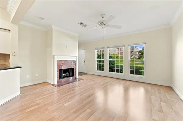 11603 Tomahawk Creek Pkwy #G, Leawood, KS 66211