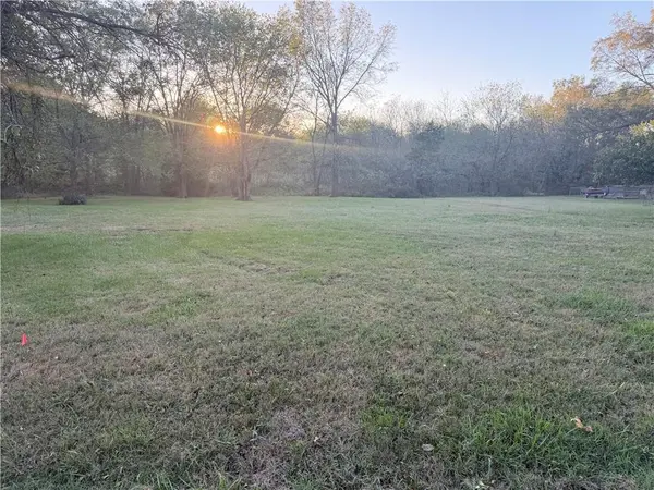 Allen ST, Butler, MO 64730