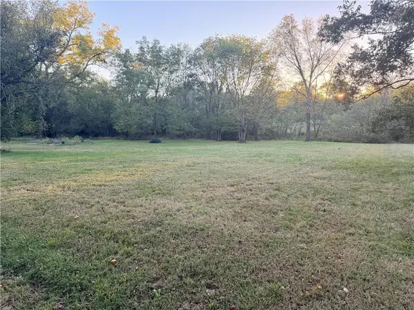 Allen ST, Butler, MO 64730