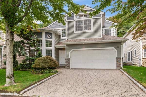 134 Sagamore DR, Plainview, NY 11803