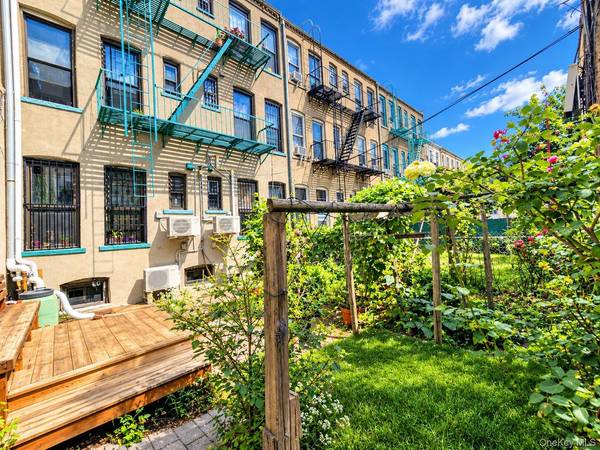 654 Seneca AVE, Ridgewood, NY 11385