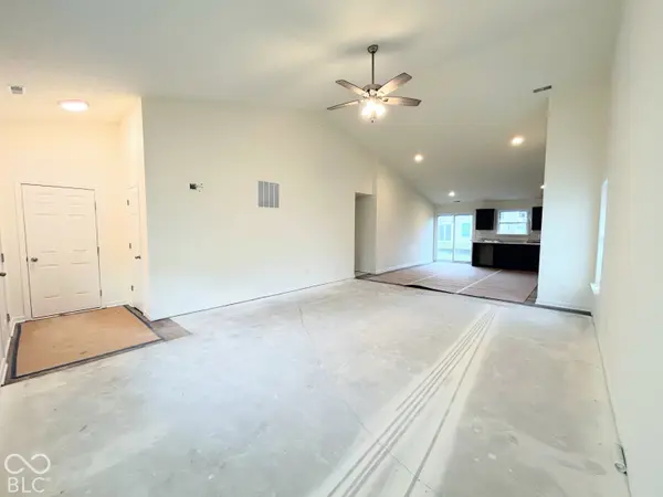 2023 Sandhill DR, Seymour, IN 47274