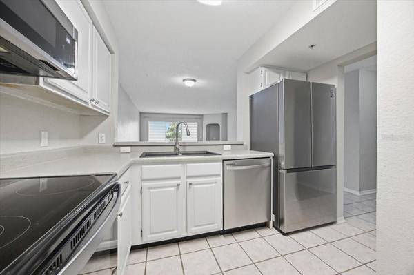 13917 FAIRWAY ISLAND DR #922, Orlando, FL 32837