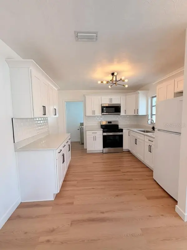 3203 W IVY ST, Tampa, FL 33607