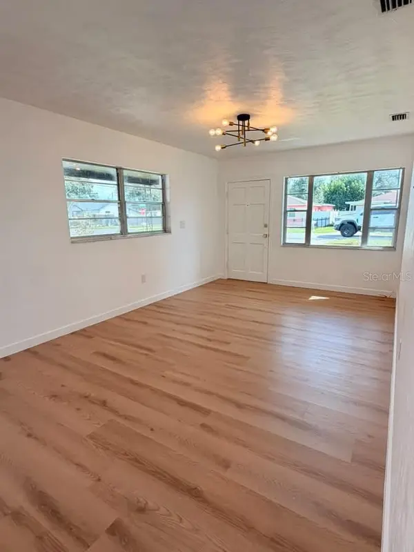 3203 W IVY ST, Tampa, FL 33607