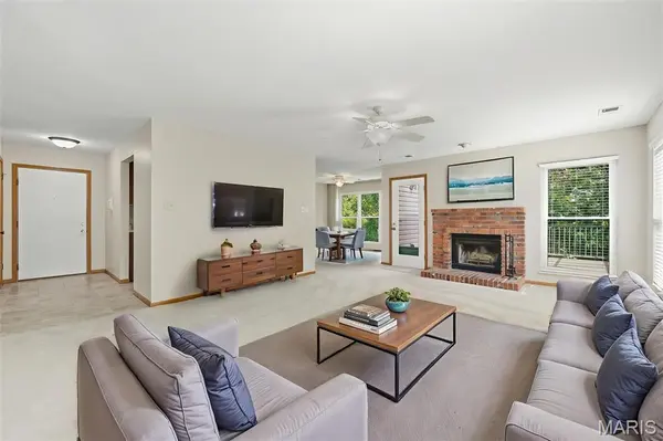716 Woodside Trails DR #204, Ballwin, MO 63021
