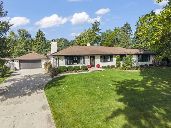 390 S Kenilworth AVE, Glen Ellyn, IL 60137